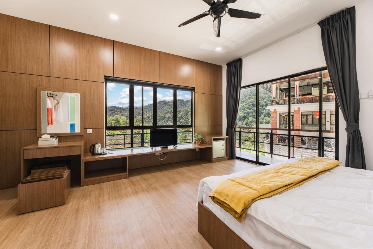 Ellin Forest Karaoke & Pool Resort Bukit Tinggi Bentong Dış mekan fotoğraf