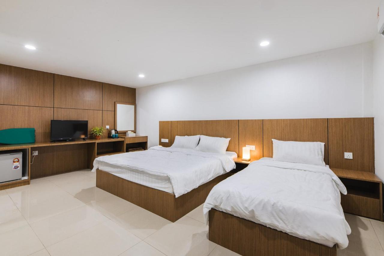 Ellin Forest Karaoke & Pool Resort Bukit Tinggi Bentong Dış mekan fotoğraf