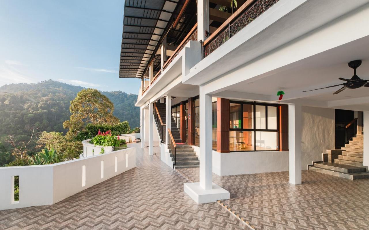 Ellin Forest Karaoke & Pool Resort Bukit Tinggi Bentong Dış mekan fotoğraf