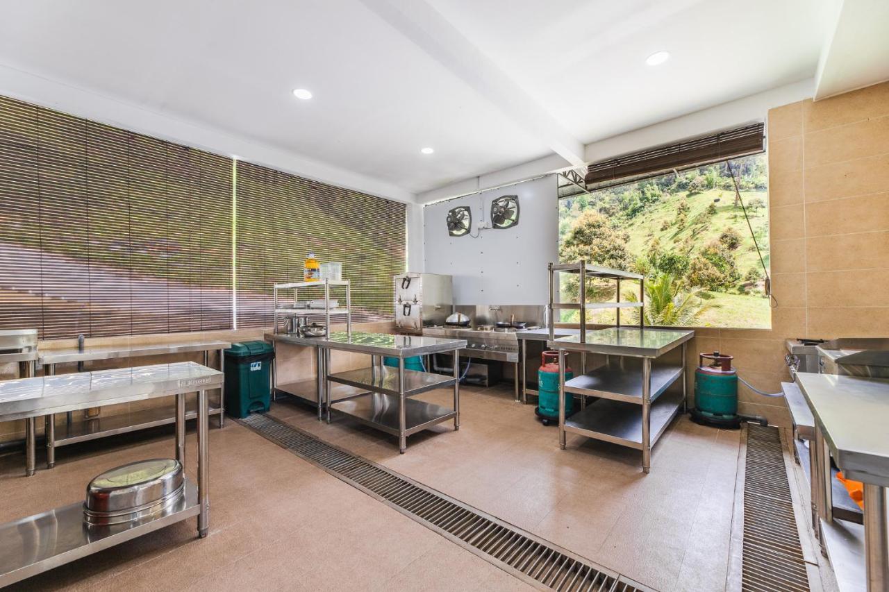Ellin Forest Karaoke & Pool Resort Bukit Tinggi Bentong Dış mekan fotoğraf